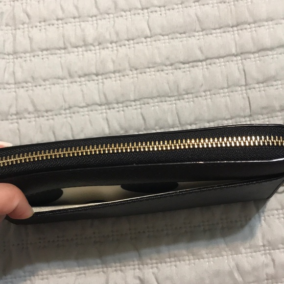 Kate Spade Wallet - Picture 2 of 6